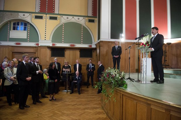 Áder János köztársasági elnök Nagy-Britanniába, Londonba látogatott. Az államfő részt vett és beszédet mondott Becket Szent Tamás Esztergomban őrzött ereklyéjének londoni bemutatásán.