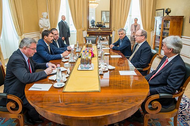 Áder János köztársasági elnök a fogadta II. Albert monacói herceget és a Nemzetközi Öttusa Szövetség vezetőit, ifjabb Juan Antonio Samaranchot, a Nemzetközi Olimpiai Bizottság alelnökét, a Nemzetközi Öttusa Szövetség első alelnökét és Klaus Schormannt, a Nemzetközi Öttusa Szövetség elnökét.