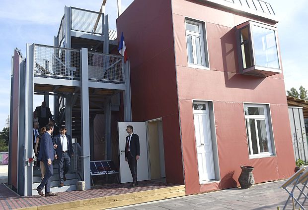 Áder János köztársasági elnök látogatást tett a Solar Decathlon Europe 2019 elnevezésű nemzetközi egyetemi építőverseny mintaházparkjában.