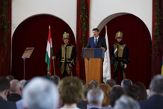 Áder János köztársasági elnöke részt vett és beszédet mondott Csurgó 1000 éves fennállása alkalmából rendezett ünnepi közgyűlésen.