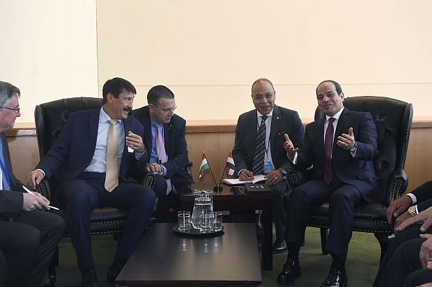 A képen: Áder János és Abdel-Fattáh el-Sziszi, Egyiptom elnöke.