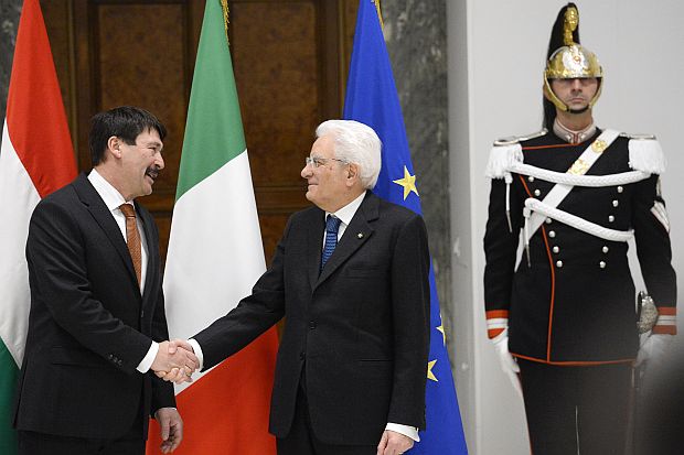 Áder Jánost fogadta Sergio Mattarella olasz államfő a Quirinale-palotában.