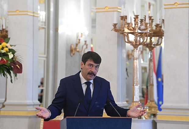 Áder János köztársasági elnök sajtótájékoztatót tartott a Regőczi István Alapítvány bírósági bejegyzéséről és működésének megkezdéséről a Sándor-palotában.
