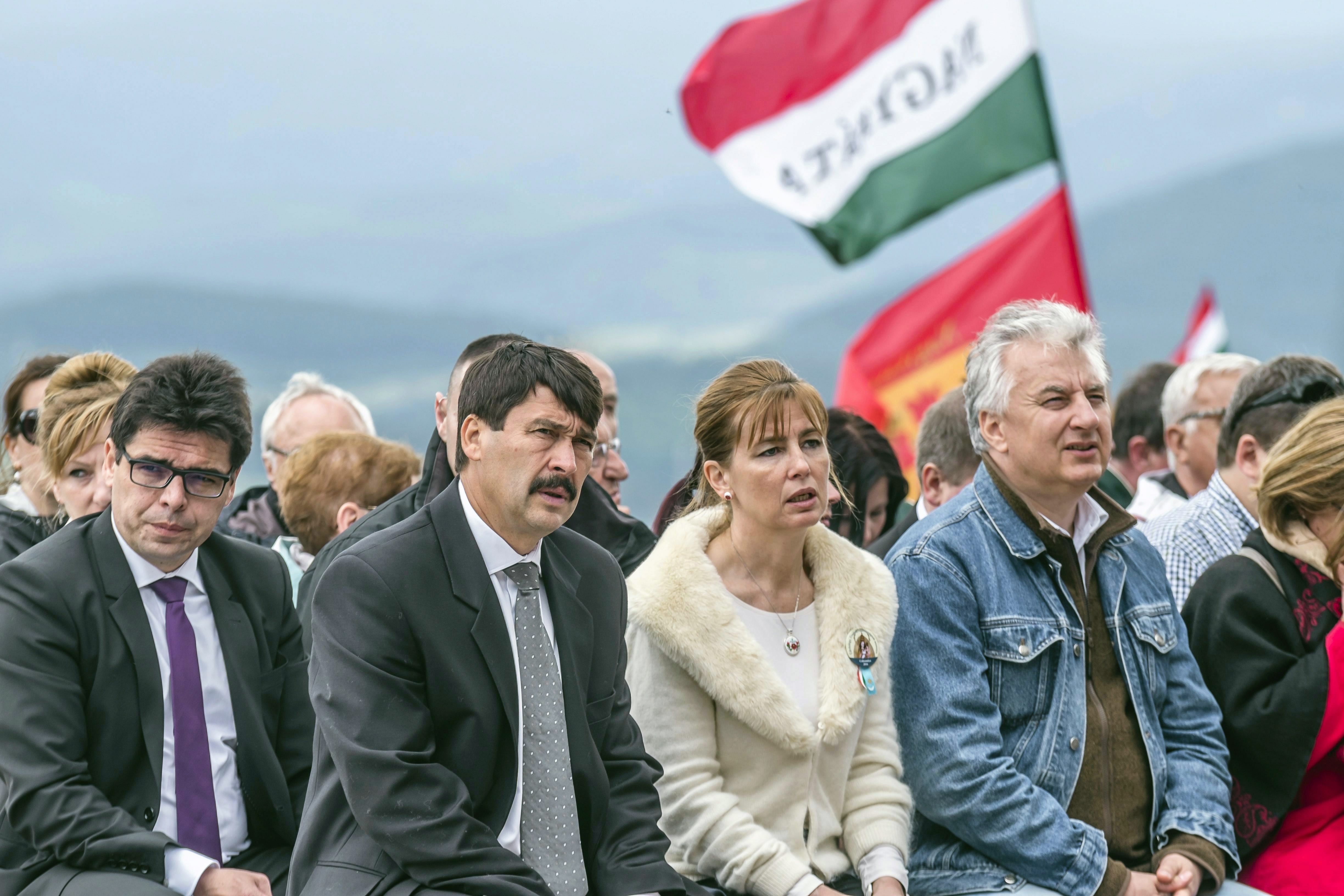 Áder János köztársasági elnök és felesége, Herczegh Anita részt vett a csíksomlyói búcsún.